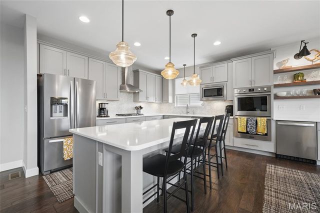 16900 Red Dragon Place, Wildwood, MO 63011