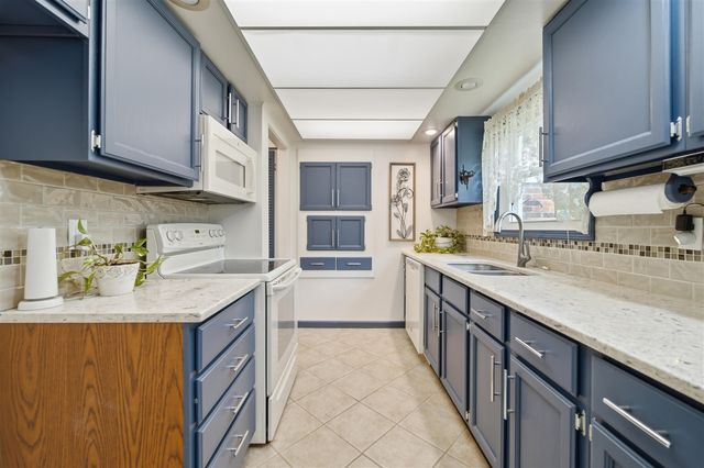 14009 Arnold Street, Redford, MI 48239
