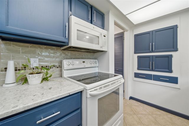 14009 Arnold Street, Redford, MI 48239
