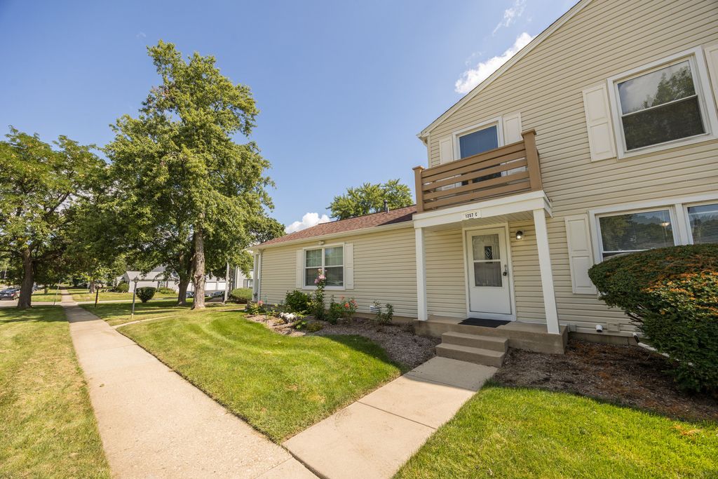 1257 Pearl Avenue C, Glendale Heights, IL 60139 — exterior