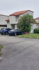 10327 NW 9th St Circle 17, Miami, FL 33172
