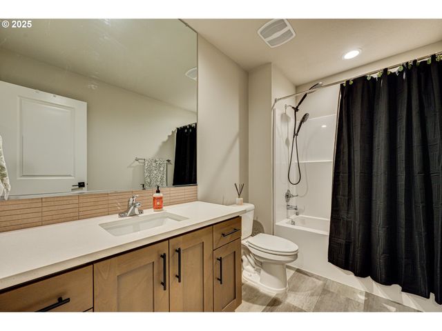 13311 Ne 84TH St, Vancouver, WA 98682