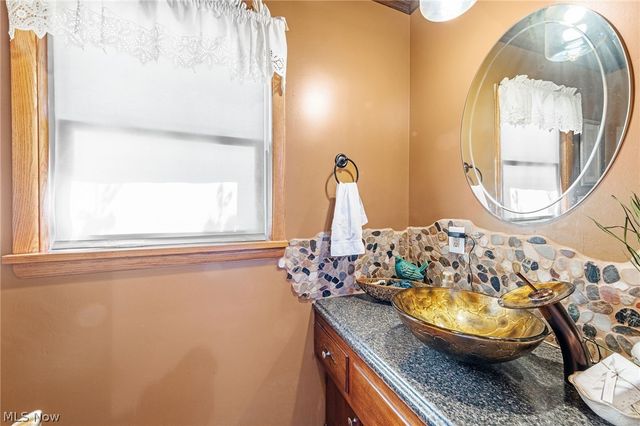 690 Deerwood Drive, Tallmadge, OH 44278