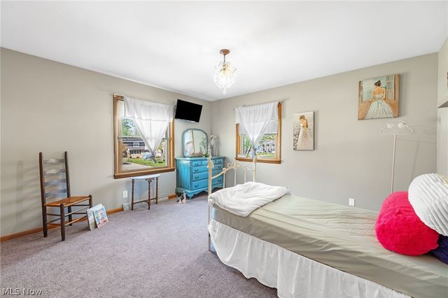 690 Deerwood Drive, Tallmadge, OH 44278