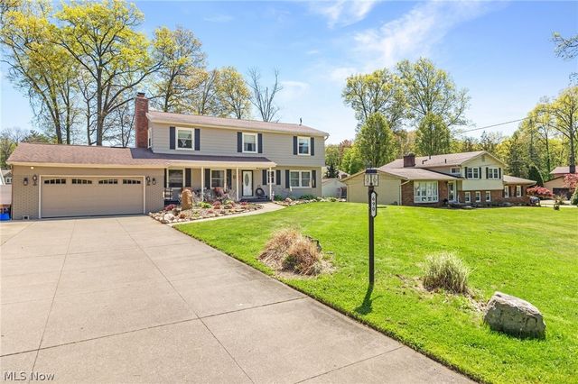 690 Deerwood Drive, Tallmadge, OH 44278