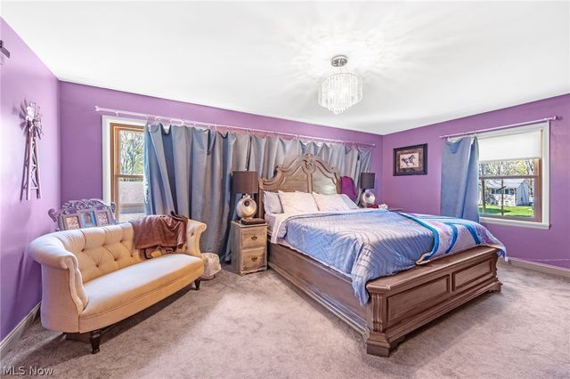 690 Deerwood Drive, Tallmadge, OH 44278
