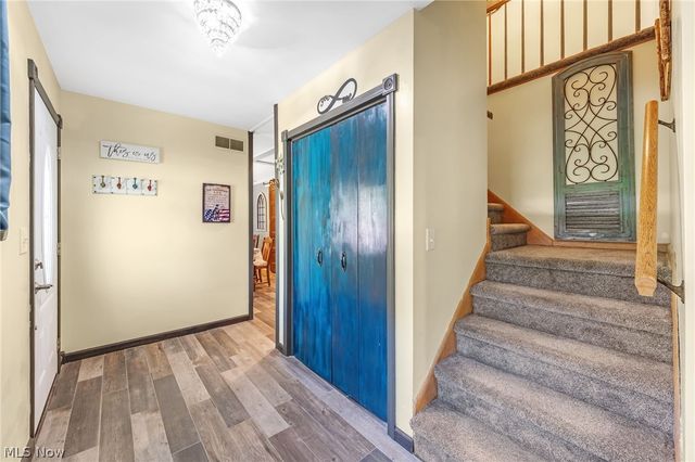 690 Deerwood Drive, Tallmadge, OH 44278