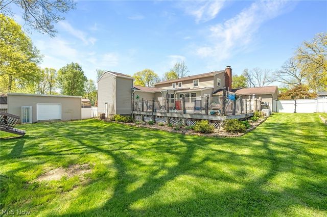 690 Deerwood Drive, Tallmadge, OH 44278