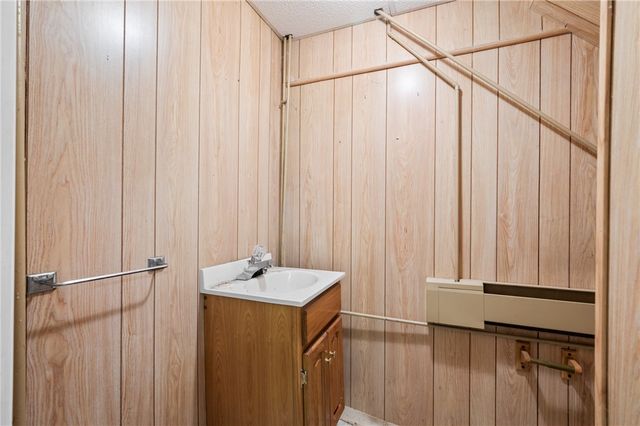 1351 Strawn Ave, New Kensington, PA 15068