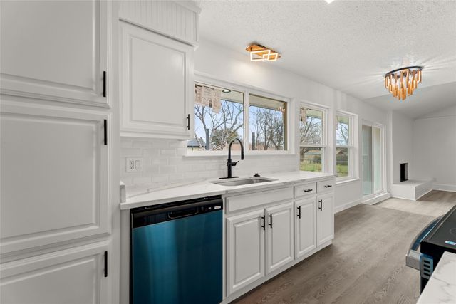 3405 Woodbridge Drive, Forest Hill, TX 76140