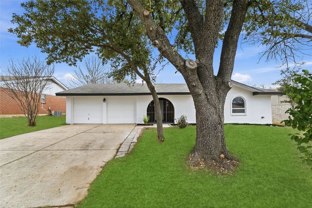 3405 Woodbridge Drive, Forest Hill, TX 76140