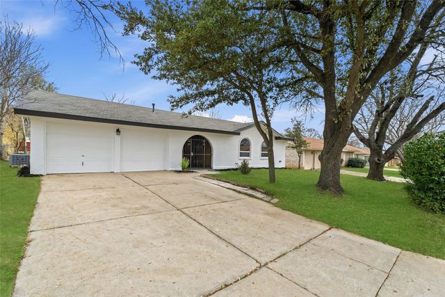 3405 Woodbridge Drive, Forest Hill, TX 76140
