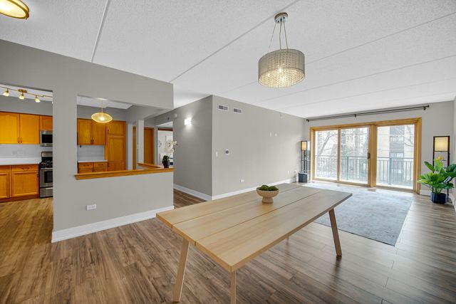 1636 Ashland Avenue 209, Des Plaines, IL 60016