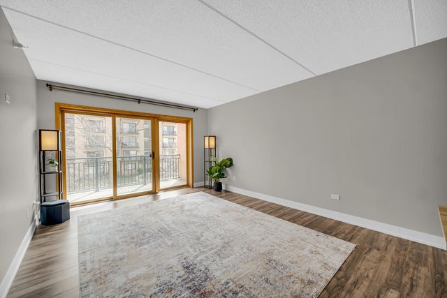 1636 Ashland Avenue 209, Des Plaines, IL 60016