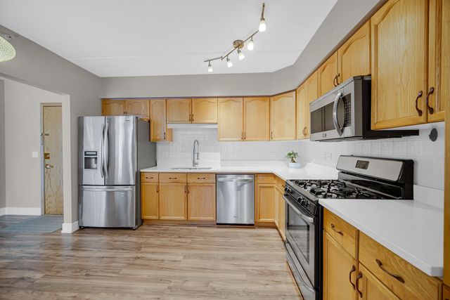 1636 Ashland Avenue 209, Des Plaines, IL 60016