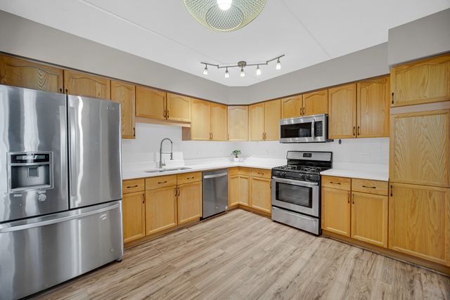 1636 Ashland Avenue 209, Des Plaines, IL 60016