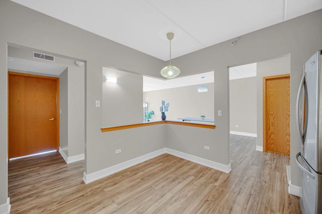 1636 Ashland Avenue 209, Des Plaines, IL 60016