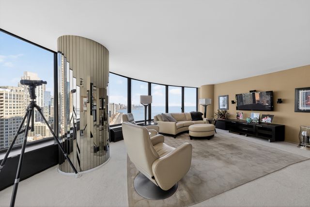 505 N Lake Shore Drive 2711, Chicago, IL 60611