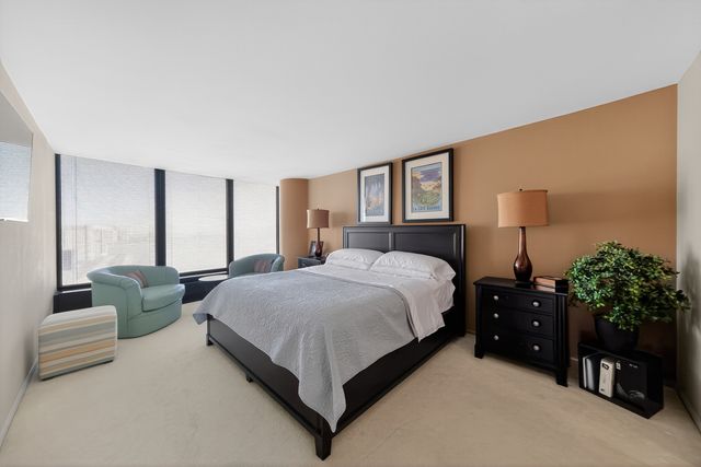 505 N Lake Shore Drive 2711, Chicago, IL 60611