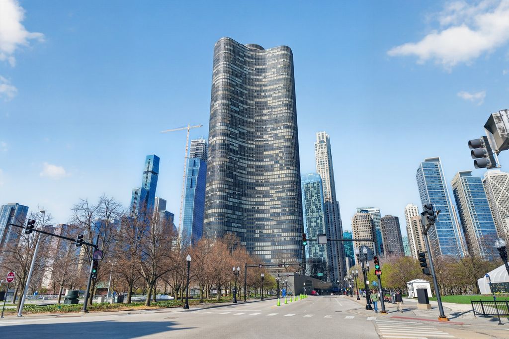 505 N Lake Shore Drive 2711, Chicago, IL 60611