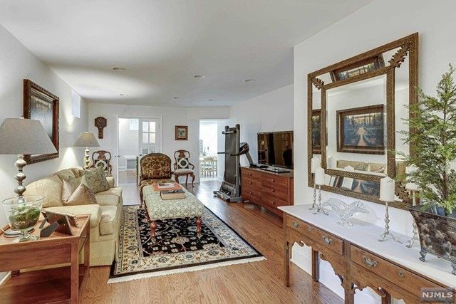 110 Division Avenue, Summit, NJ 07901
