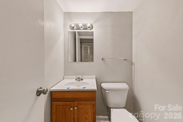 427 Whispering Pines Drive, Charlotte, NC 28217