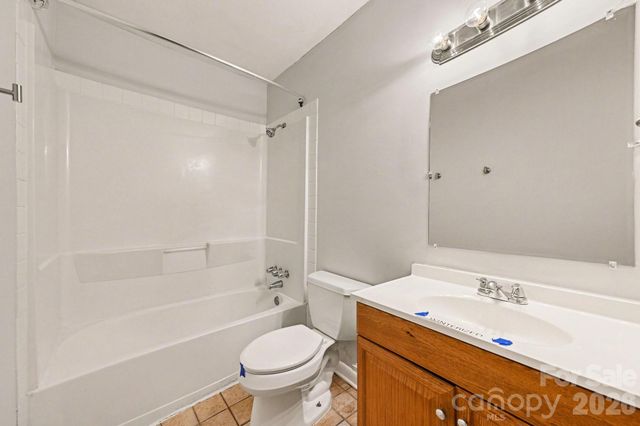 427 Whispering Pines Drive, Charlotte, NC 28217