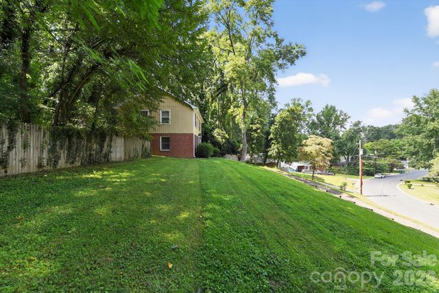 427 Whispering Pines Drive, Charlotte, NC 28217