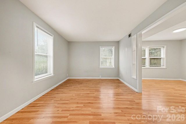 427 Whispering Pines Drive, Charlotte, NC 28217