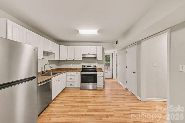 427 Whispering Pines Drive, Charlotte, NC 28217