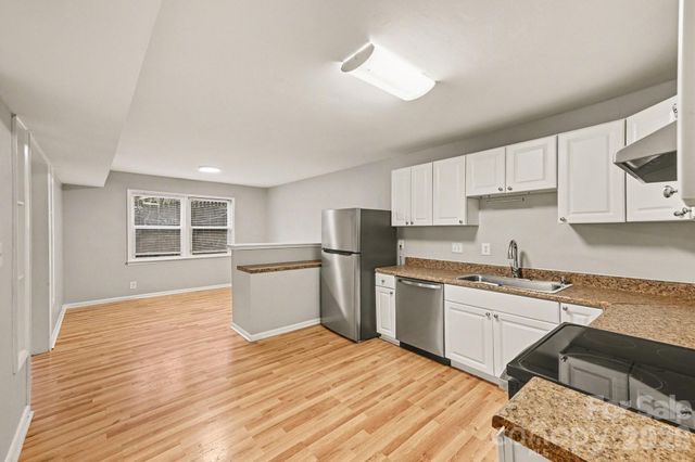 427 Whispering Pines Drive, Charlotte, NC 28217