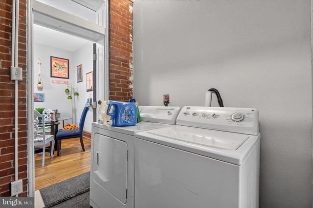 300 E MAIN ST, Dallastown, PA 17313