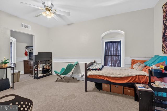 300 E MAIN ST, Dallastown, PA 17313