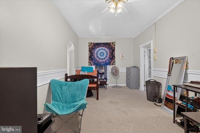 300 E MAIN ST, Dallastown, PA 17313
