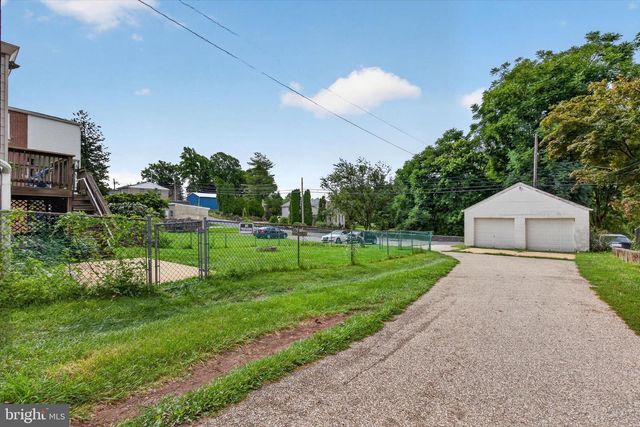 300 E MAIN ST, Dallastown, PA 17313
