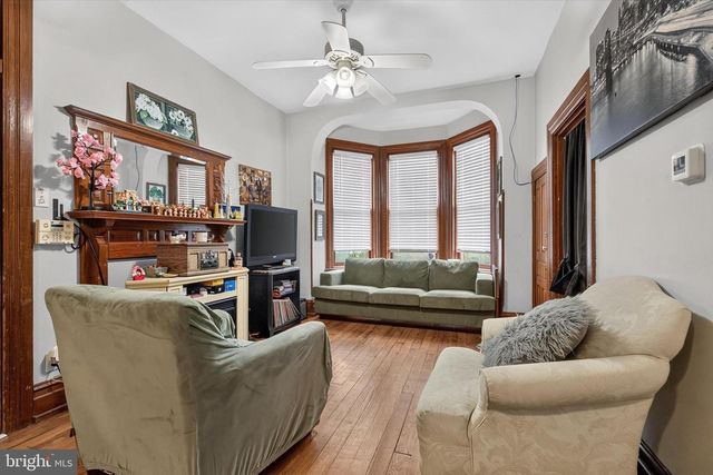 300 E MAIN ST, Dallastown, PA 17313