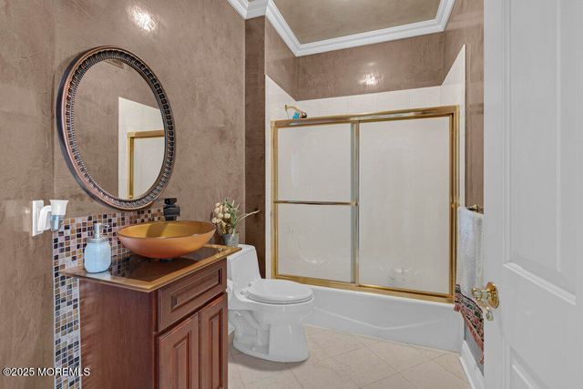 176 Oakland Mills Road, Manalapan, NJ 07726