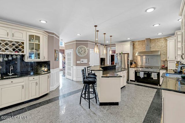 176 Oakland Mills Road, Manalapan, NJ 07726