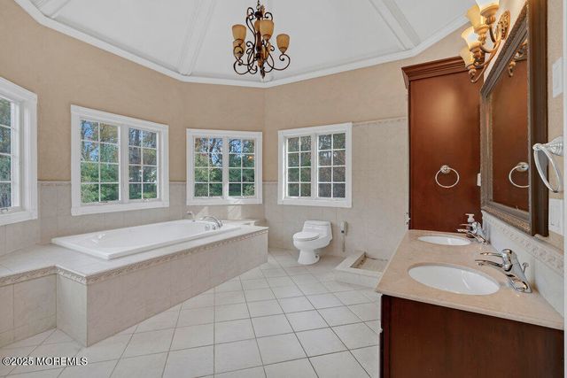 176 Oakland Mills Road, Manalapan, NJ 07726
