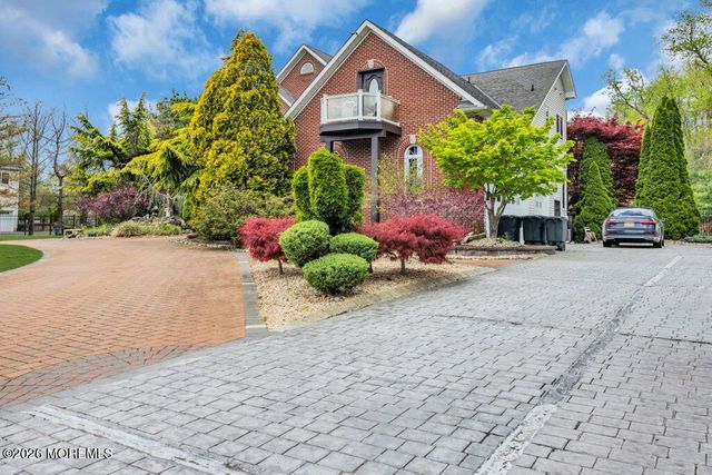 176 Oakland Mills Road, Manalapan, NJ 07726