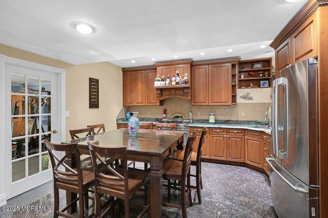 176 Oakland Mills Road, Manalapan, NJ 07726