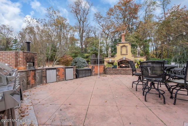 176 Oakland Mills Road, Manalapan, NJ 07726