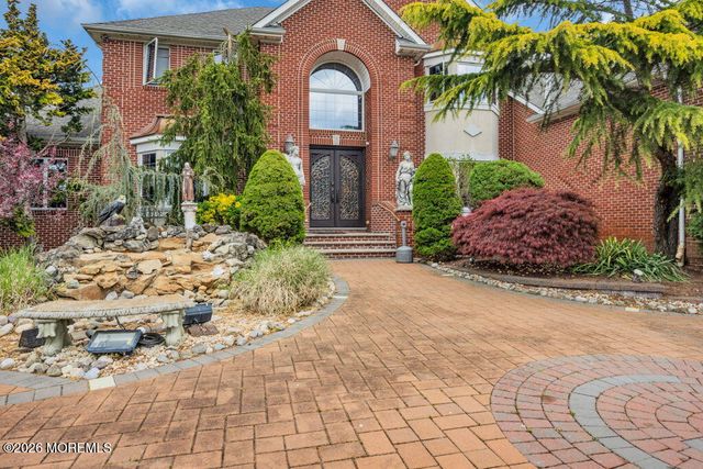 176 Oakland Mills Road, Manalapan, NJ 07726