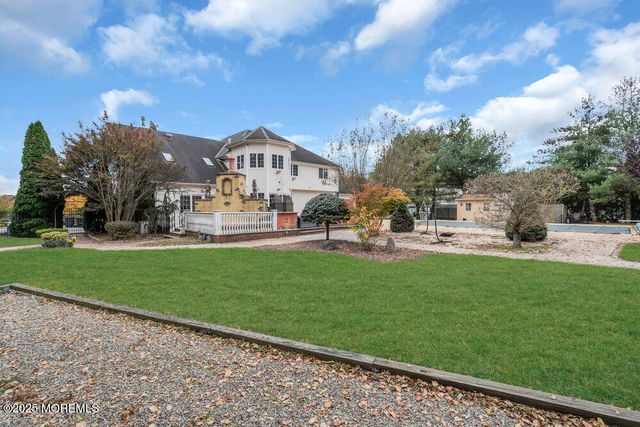 176 Oakland Mills Road, Manalapan, NJ 07726