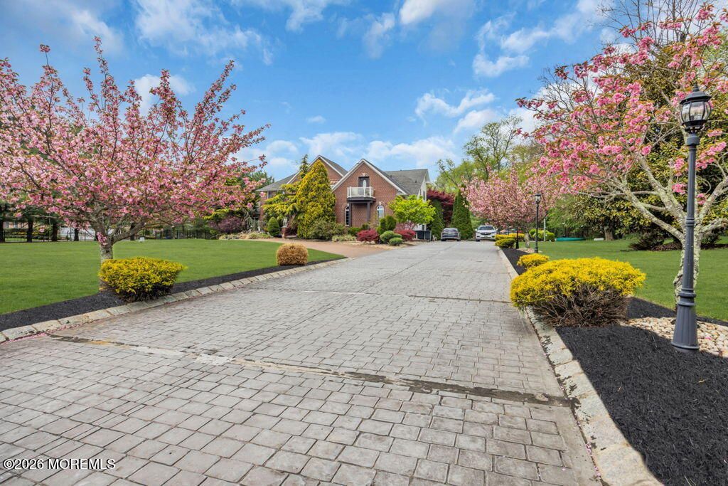 176 Oakland Mills Road, Manalapan, NJ 07726