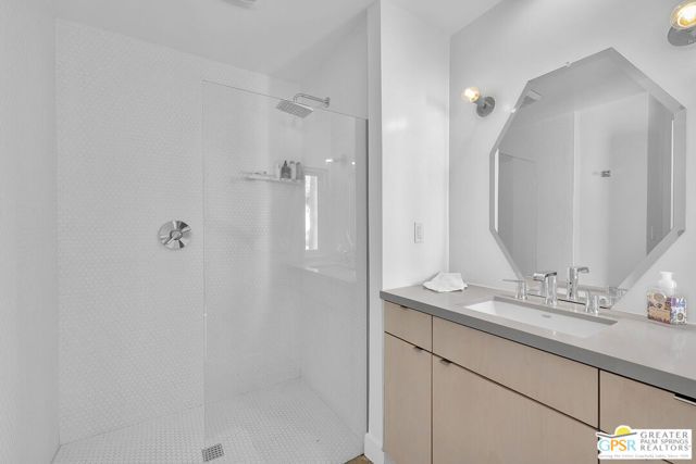 271 N Easmor Circle, Palm Springs, CA 92262