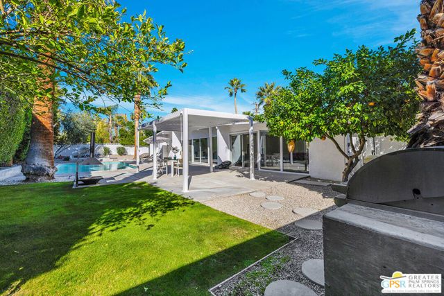 271 N Easmor Circle, Palm Springs, CA 92262