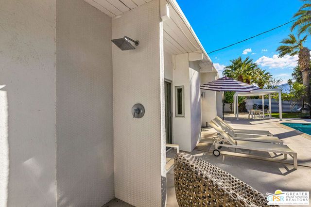 271 N Easmor Circle, Palm Springs, CA 92262