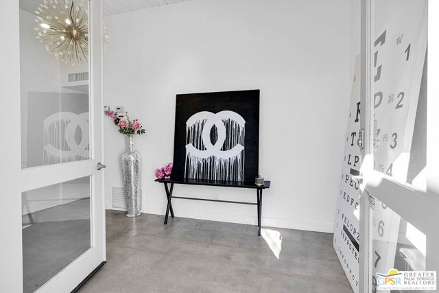 271 N Easmor Circle, Palm Springs, CA 92262