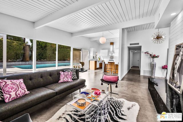 271 N Easmor Circle, Palm Springs, CA 92262